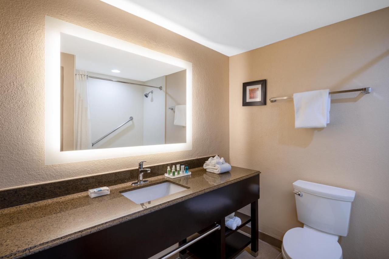 Holiday Inn Poughkeepsie By Ihg Eksteriør billede