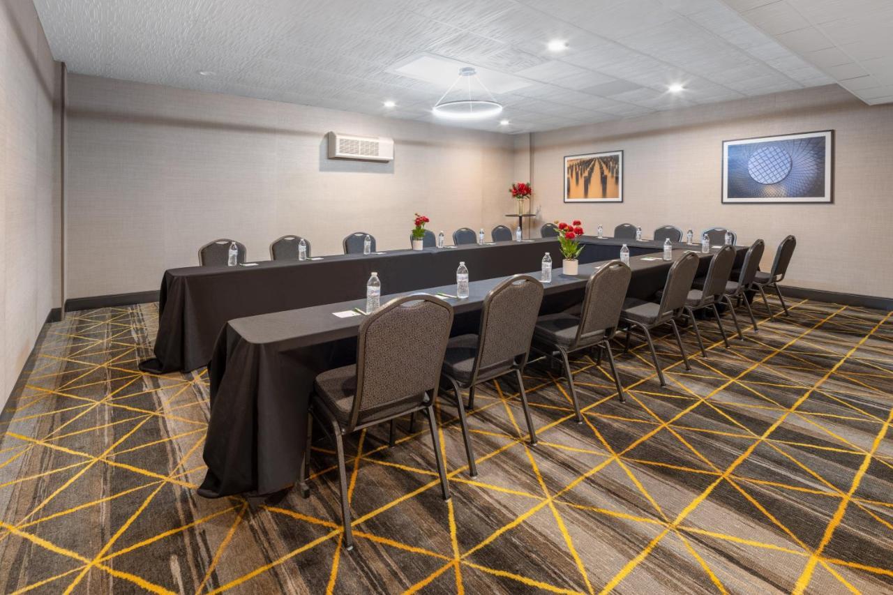 Holiday Inn Poughkeepsie By Ihg Eksteriør billede